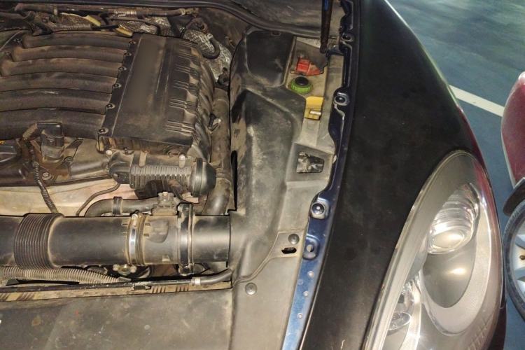 Used Porsche Cayenne  Engine Bay Left