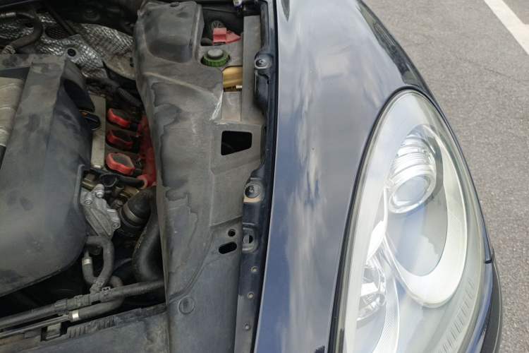 Used Porsche Cayenne 2011 Cayenne 3.0T Engine Bay Left