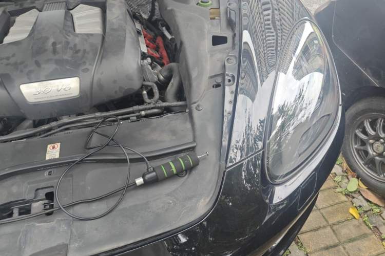 Used Porsche Cayenne 2011 Cayenne 3.0T Engine Bay Left