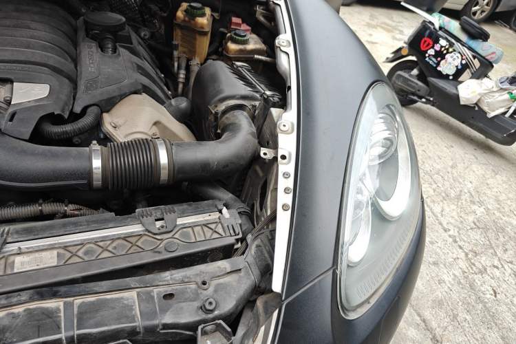 Used Porsche Cayenne 2011 Cayenne S 4.8L Engine Bay Left