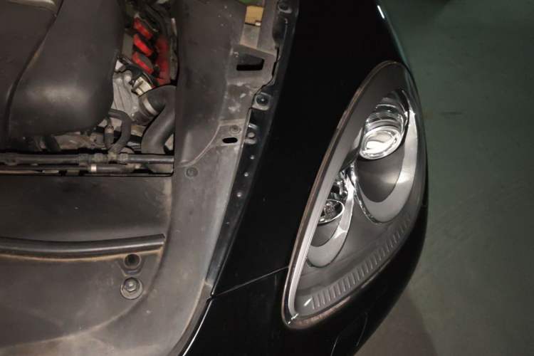 Used Porsche Cayenne 2011 Cayenne 3.0T Engine Bay Left