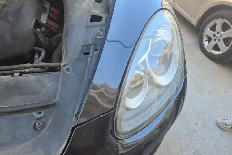 Used Porsche Cayenne 2011 Cayenne 3.0T Engine Bay Left