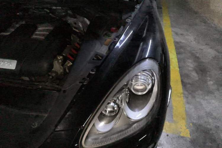 Used Porsche Cayenne 2011 Cayenne 3.0T Engine Bay Left