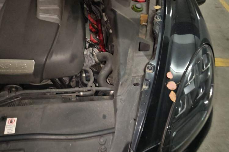 Used Porsche Cayenne 2011 Cayenne 3.0T Engine Bay Left