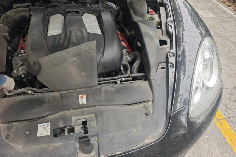 Used Porsche Cayenne 2011 Cayenne 3.0T Engine Bay Left