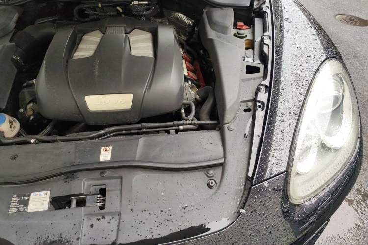 Used Porsche Cayenne 2011 Cayenne 3.0T Engine Bay Left