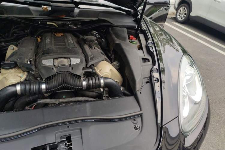 Used Porsche Cayenne 2011 Cayenne Turbo 4.8T Engine Bay Left