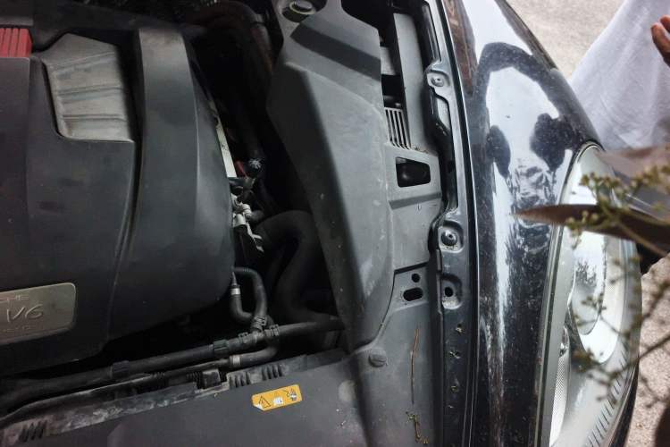 Used Porsche Cayenne 2011 Cayenne S Hybrid 3.0T Engine Bay Left