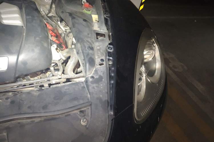 Used Porsche Cayenne 2011 Cayenne 3.0T Engine Bay Left