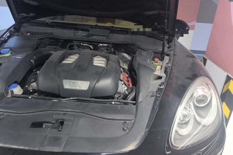 Used Porsche Cayenne 2011 Cayenne 3.0T Engine Bay Left