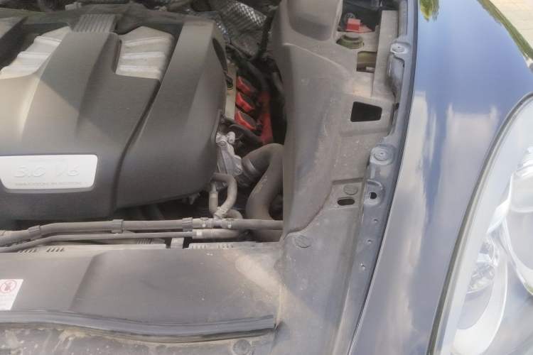Used Porsche Cayenne 2011 Cayenne 3.0T Engine Bay Left