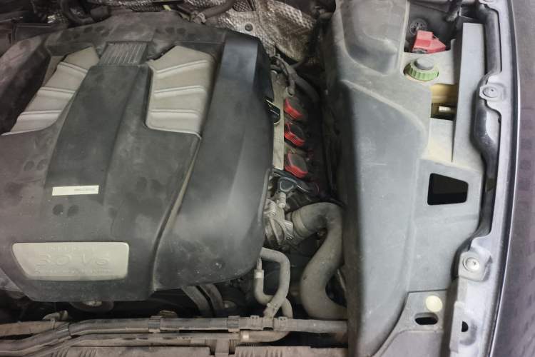 Used Porsche Cayenne 2011 Cayenne 3.0T Engine Bay Left