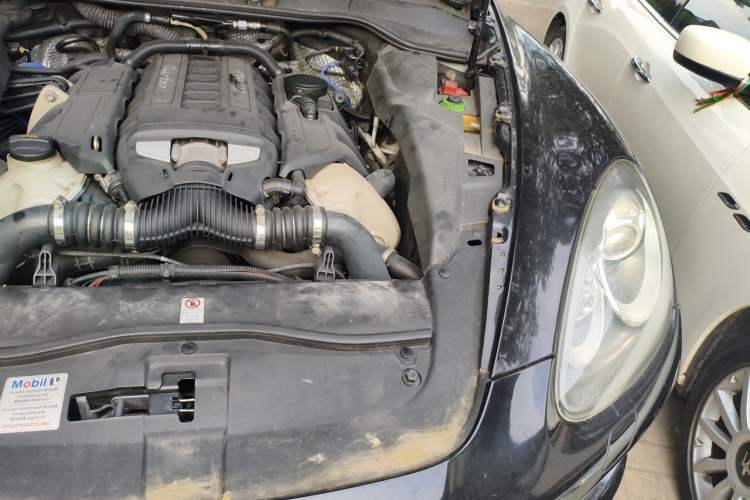 Used Porsche Cayenne 2011 Cayenne Turbo 4.8T Engine Bay Left