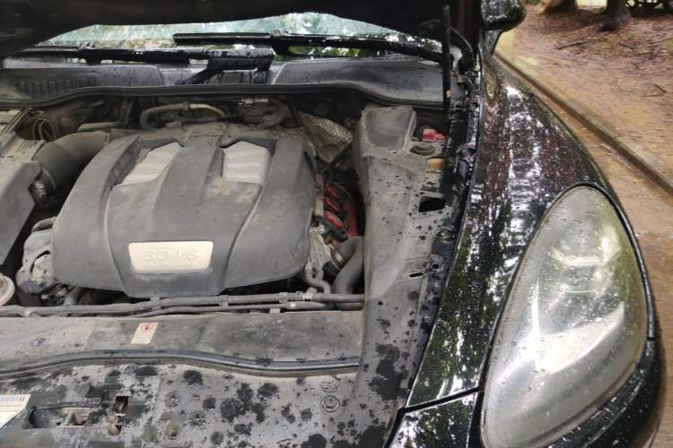 Used Porsche Cayenne 2011 Cayenne 3.0T Engine Bay Left
