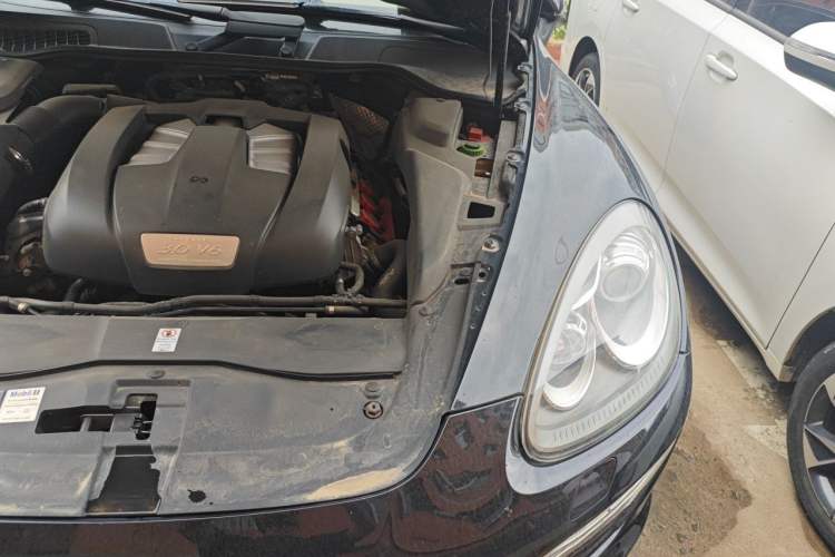 Used Porsche Cayenne 2011 Cayenne 3.0T Engine Bay Left