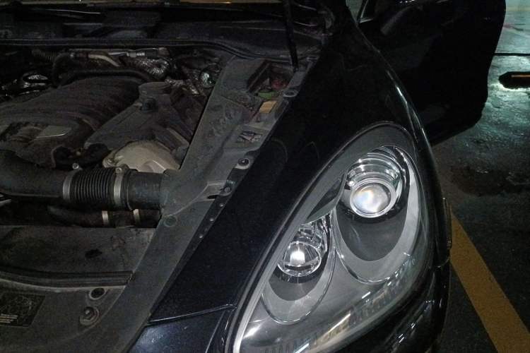 Used Porsche Cayenne 2011 Cayenne S 4.8L Engine Bay Left