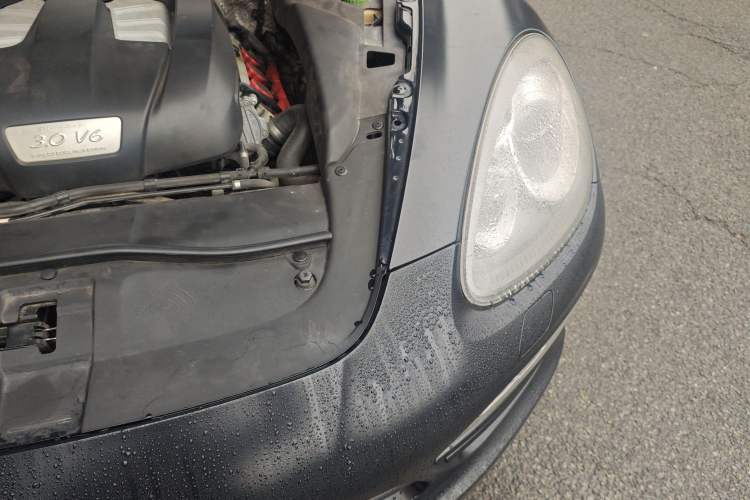 Used Porsche Cayenne 2011 Cayenne 3.0T Engine Bay Left