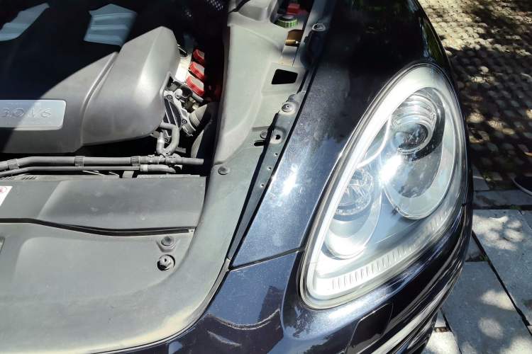 Used Porsche Cayenne 2011 Cayenne 3.0T Engine Bay Left