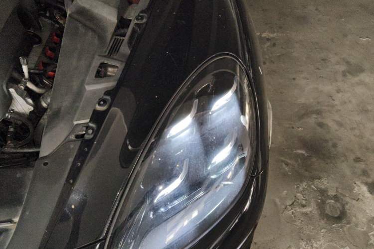 Used Porsche Cayenne 2011 Cayenne S Hybrid 3.0T Engine Bay Left