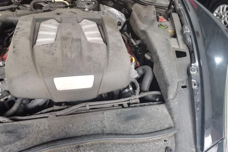 Used Porsche Cayenne 2011 Cayenne 3.0T Engine Bay Left
