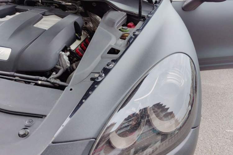 Used Porsche Cayenne 2011 Cayenne 3.0T Engine Bay Left