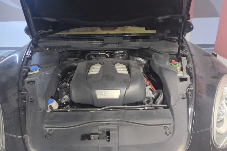Used Porsche Cayenne 2011 Cayenne 3.0T Engine Bay