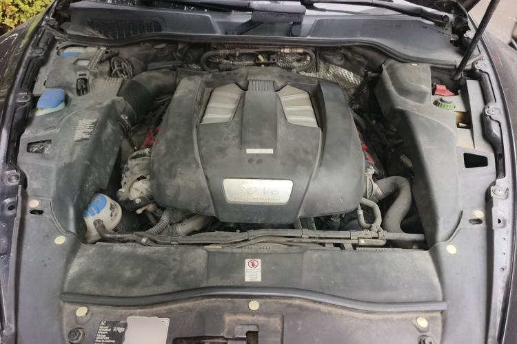 Used Porsche Cayenne 2011 Cayenne 3.0T Engine Bay