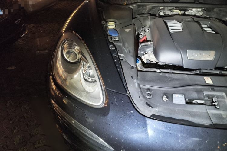 Used Porsche Cayenne 2011 Cayenne 3.0T Engine Bay Right