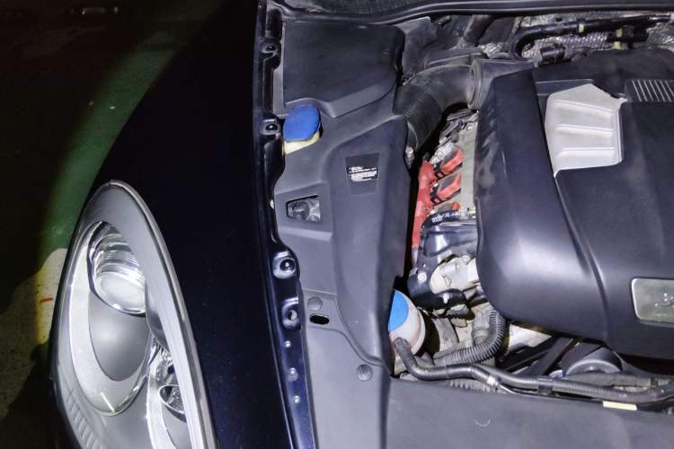 Used Porsche Cayenne 2011 Cayenne 3.0T Engine Bay Right