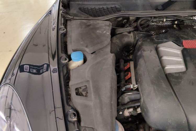 Used Porsche Cayenne 2011 Cayenne 3.0T Engine Bay Right