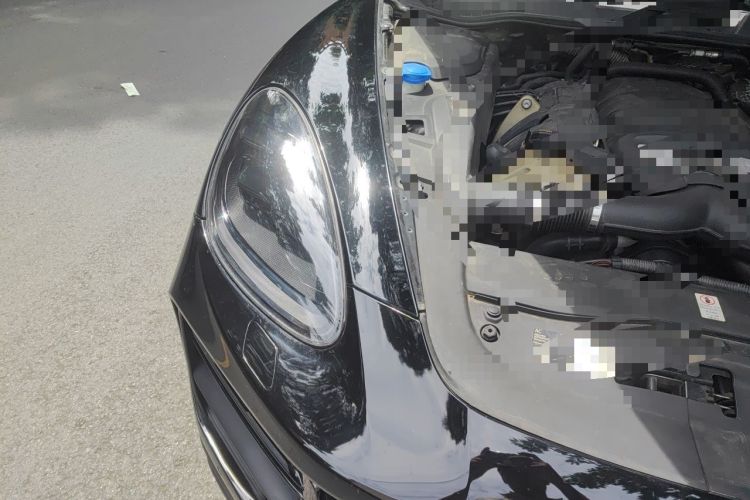 Used Porsche Cayenne 2011 Cayenne S 4.8L Engine Bay Right