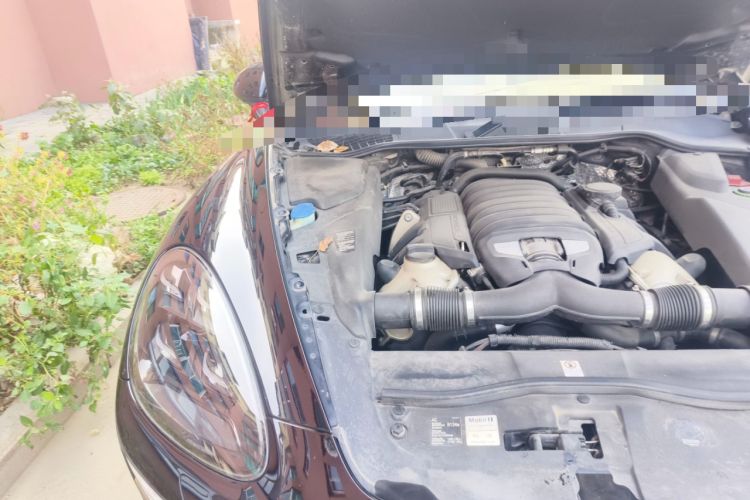 Used Porsche Cayenne 2011 Cayenne S 4.8L Engine Bay Right