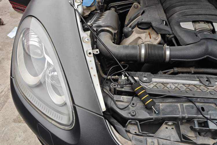 Used Porsche Cayenne 2011 Cayenne S 4.8L Engine Bay Right