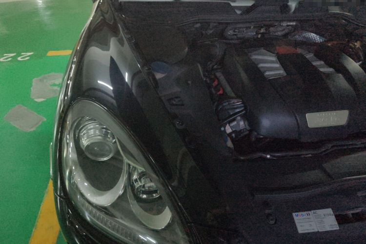 Used Porsche Cayenne 2011 Cayenne S Hybrid 3.0T Engine Bay Right