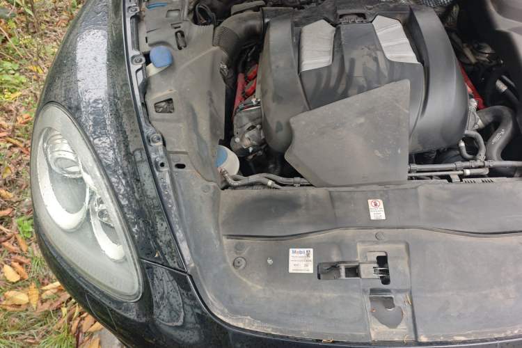 Used Porsche Cayenne 2011 Cayenne 3.0T Engine Bay Right