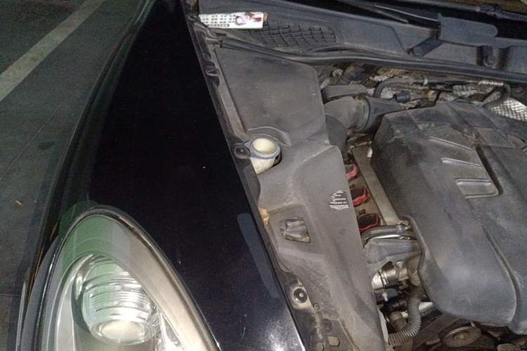 Used Porsche Cayenne 2011 Cayenne 3.0T Engine Bay Right