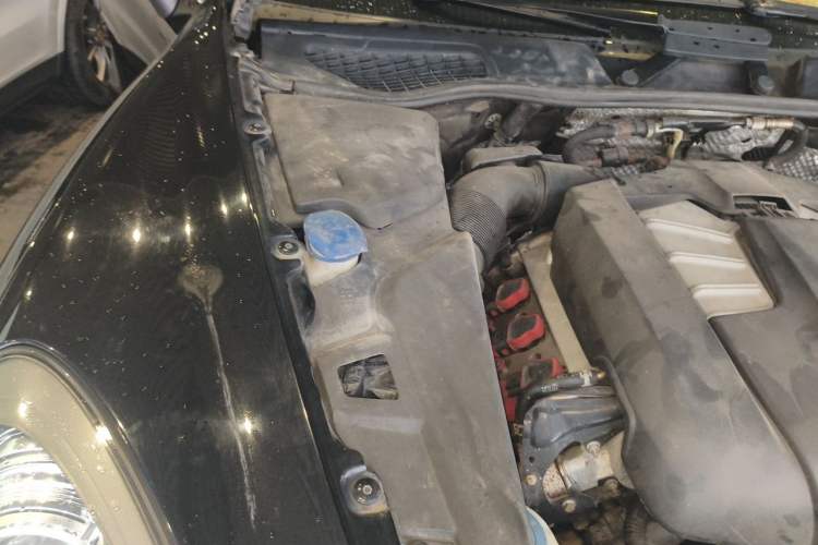 Used Porsche Cayenne 2011 Cayenne 3.0T Engine Bay Right
