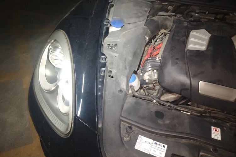 Used Porsche Cayenne 2011 Cayenne 3.0T Engine Bay Right