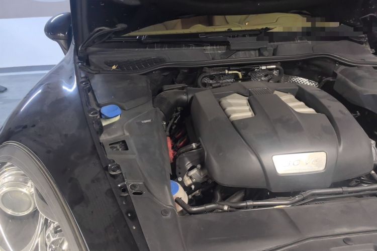 Used Porsche Cayenne 2011 Cayenne 3.0T Engine Bay Right