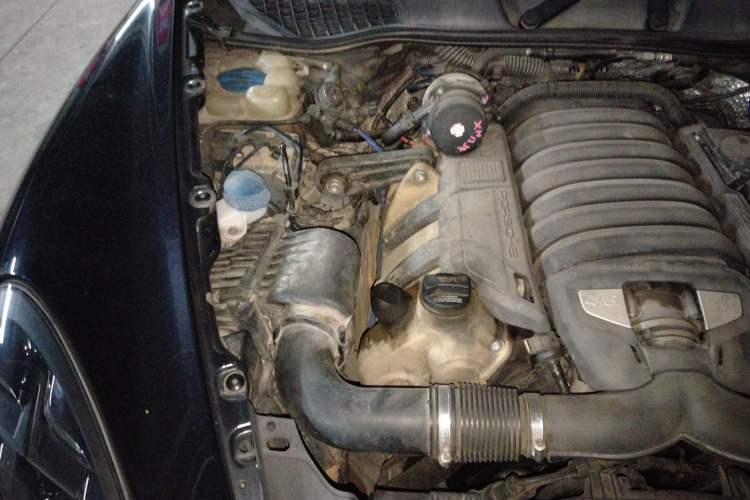 Used Porsche Cayenne 2011 Cayenne S 4.8L Engine Bay Right