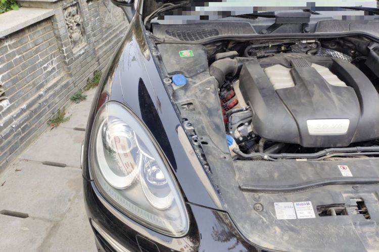 Used Porsche Cayenne 2011 Cayenne 3.0T Engine Bay Right