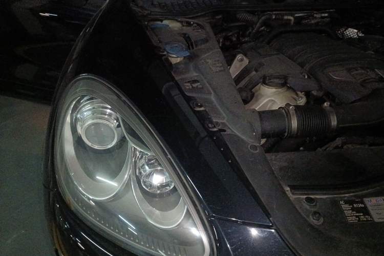 Used Porsche Cayenne 2011 Cayenne S 4.8L Engine Bay Right