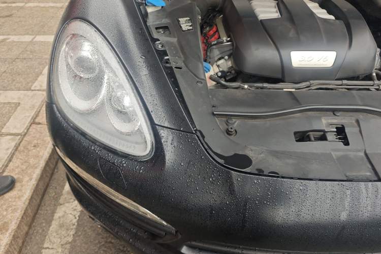 Used Porsche Cayenne 2011 Cayenne 3.0T Engine Bay Right