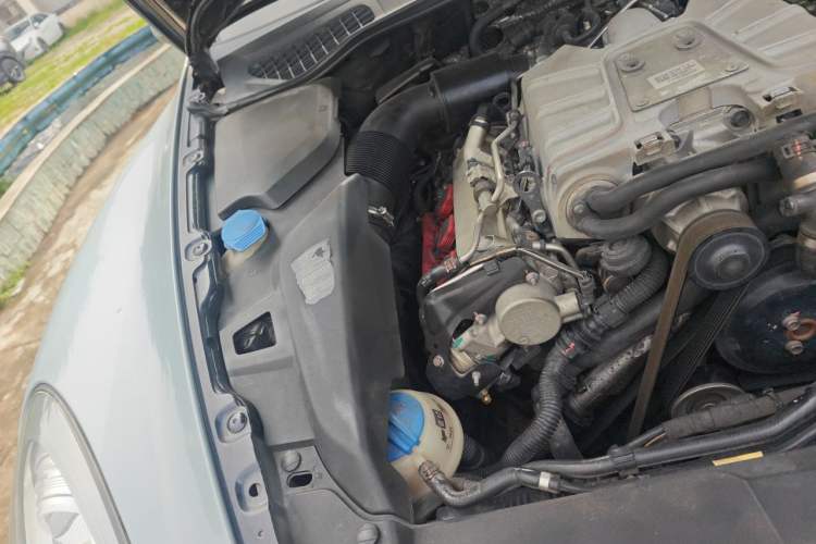 Used Porsche Cayenne 2011 Cayenne 3.0T Engine Bay Right