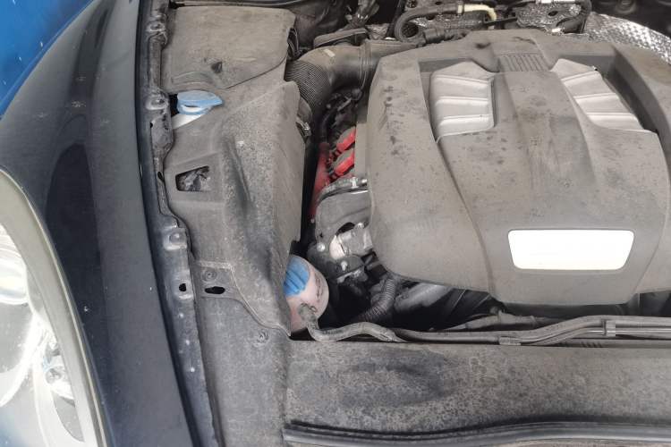 Used Porsche Cayenne 2011 Cayenne 3.0T Engine Bay Right