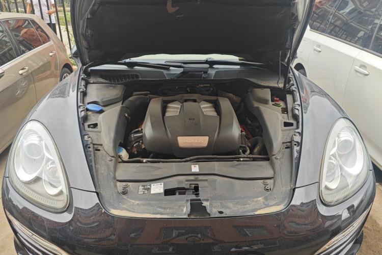 Used Porsche Cayenne 2011 Cayenne 3.0T Engine Bay