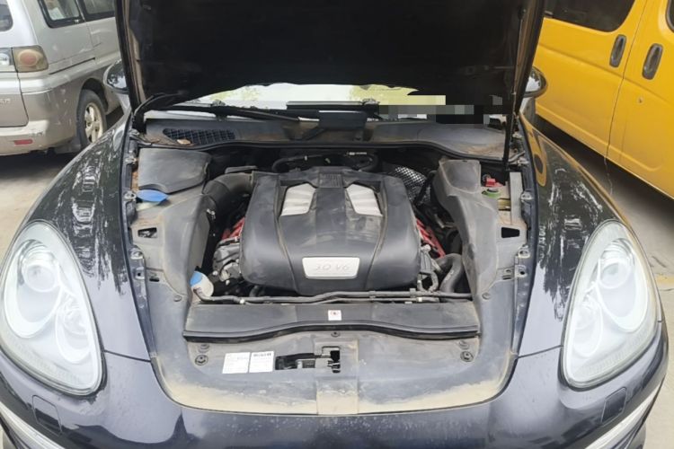 Used Porsche Cayenne 2011 Cayenne 3.0T Engine Bay