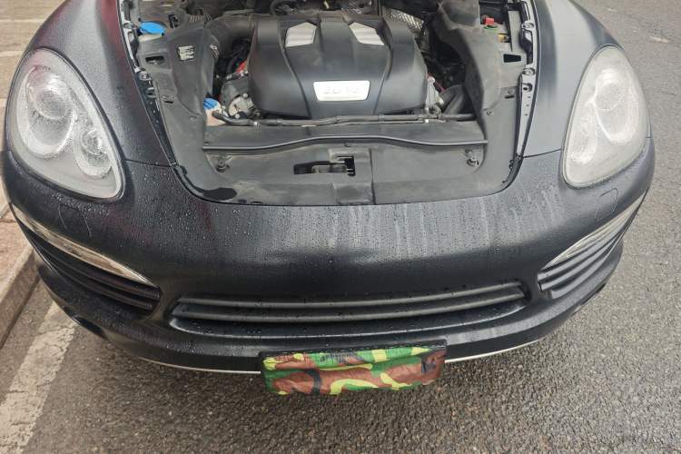 Used Porsche Cayenne 2011 Cayenne 3.0T Engine Bay