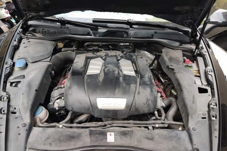 Used Porsche Cayenne 2011 Cayenne 3.0T Engine Bay