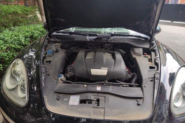 Used Porsche Cayenne 2011 Cayenne 3.0T Engine Bay